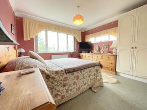 FINCH DRIVE- click for photo gallery